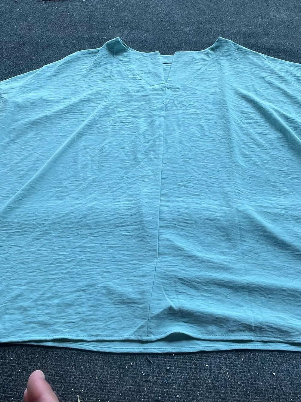 Women's Relaxed V-Neck Top in Teal